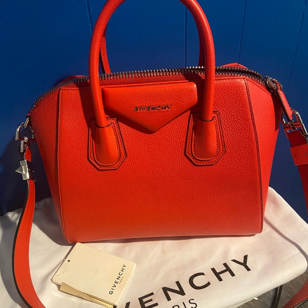 Givenchy Antigona Small